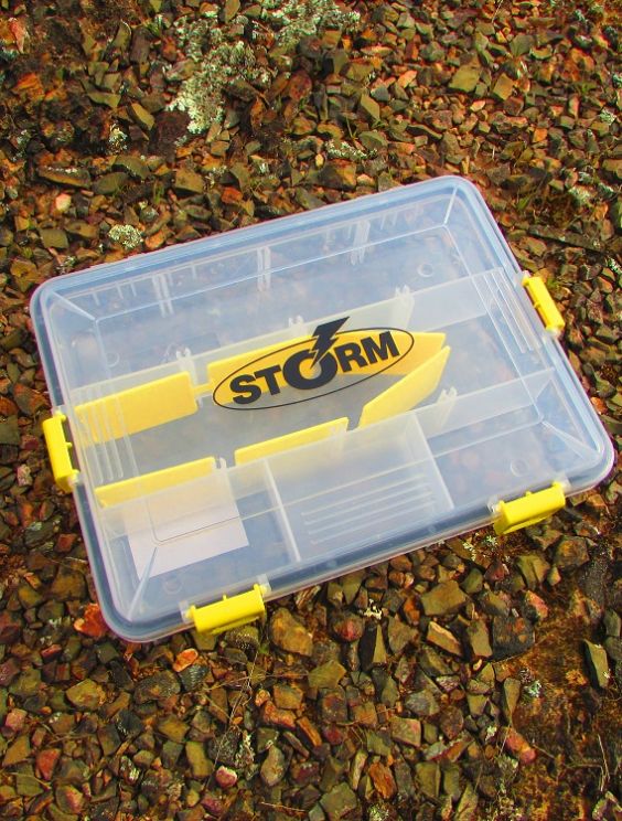 Caja accesorios de pesca Storm 1 - ArmeriaVirtual
